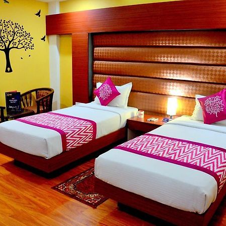 Geetika Galaxy Hotel Kanpur Exteriör bild