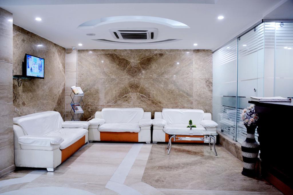 Geetika Galaxy Hotel Kanpur Exteriör bild